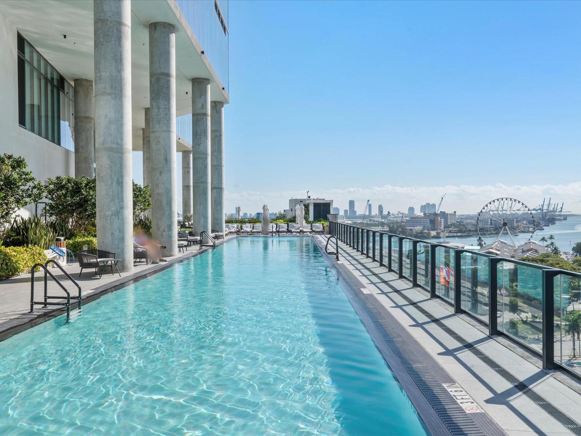 Mvr - Presidential With Miami-s Views